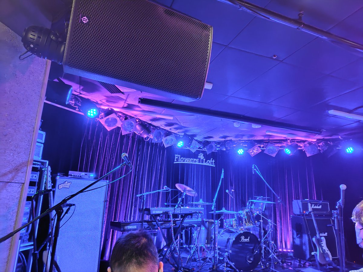 1Keiyoace's tweet photo. 今日は下北沢Flowers LoftでSoupnoteのライブに参戦🎶今年のライブ参戦納めだったが、前回のライブ同様とても楽しかった👏👏👏✨サウンドが自分の感性に合うのとメンバーの人柄の良さかな🍀MCやメンバー間の掛け合いも楽しめた☺️
#Soupnote https://t.co/wgocjIbRzJ