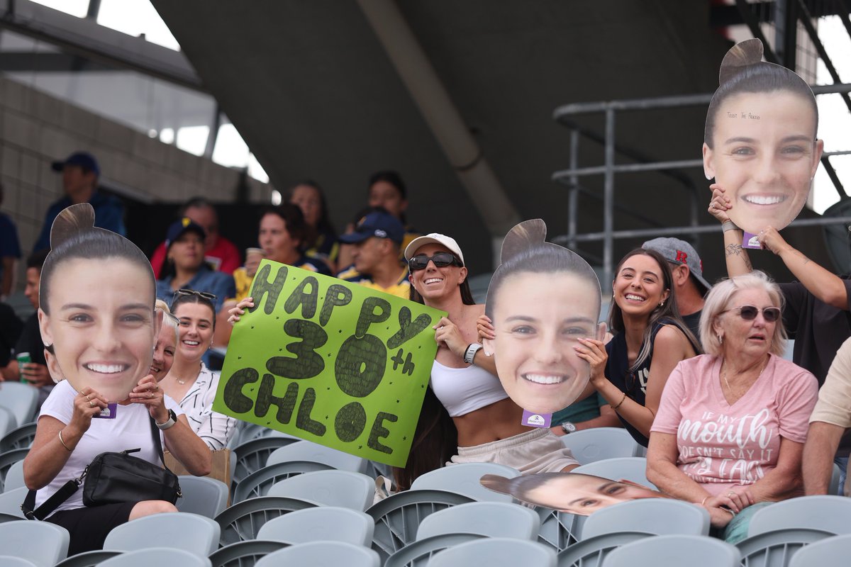 wufcofficial's tweet photo. Plenty of love for the skipper on her birthday 🥰🎂 https://t.co/Vb4P0cM1ZY