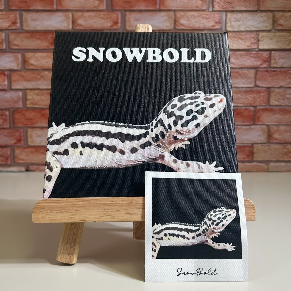 REPTILESTYLE_'s tweet photo. 【オーダーメイドペットアートのご紹介】🎨✨
今回は「SnowBold」ちゃんのアートを制作しました！
背中のくっきりとしたラインが印象的で、美しさと力強さを感じさせる一枚に仕上がっています🐾

大切なペットをアートにしてみませんか？🖌
#オーダーメイドアート #ペットアート  #爬虫類アート https://t.co/dUctQGETx0