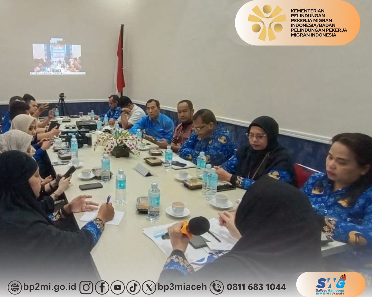 bp3miaceh's tweet image. 🎙️ Bincang Santai BP3MI Aceh: Sinergi Bersama Insan Media! 🎙️
Halo #SobatPMI dan Rekan Media! 👋
BP3MI Aceh mengadakan Bincang Santai Bersama Insan Media, momen penuh kehangatan untuk berbagi informasi dan memperkuat sinergi dalam mendukung pelindungan dan pemberdayaan (PMI).
