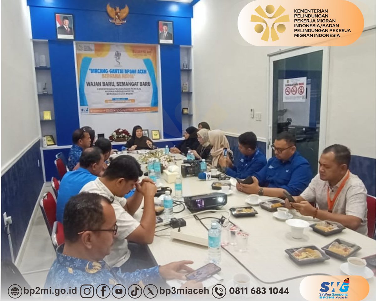 bp3miaceh's tweet image. 🎙️ Bincang Santai BP3MI Aceh: Sinergi Bersama Insan Media! 🎙️
Halo #SobatPMI dan Rekan Media! 👋
BP3MI Aceh mengadakan Bincang Santai Bersama Insan Media, momen penuh kehangatan untuk berbagi informasi dan memperkuat sinergi dalam mendukung pelindungan dan pemberdayaan (PMI).