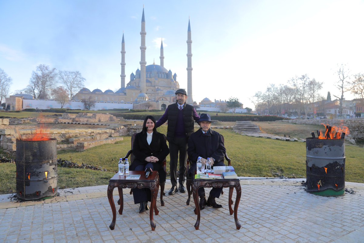 Serhan Asker ile Görkemli Hatıralar Programı başlıyor.

youtube.com/live/-HJwrahoM…