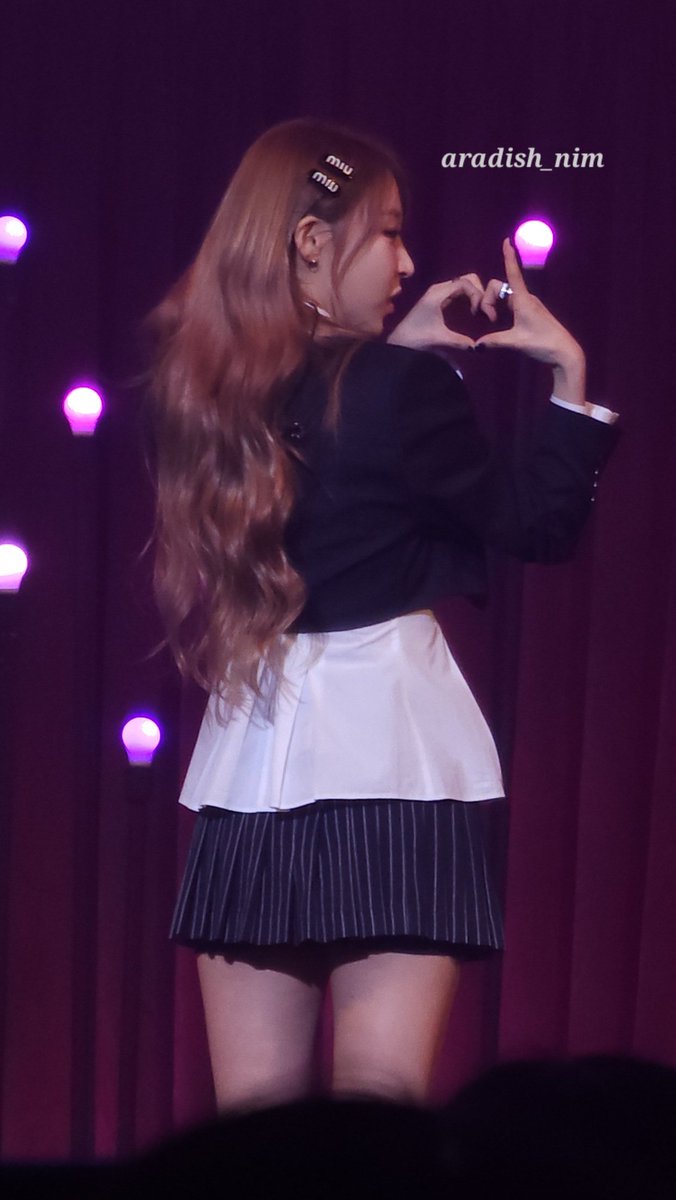 241222 Twinkle Twinkle

Telepathy Heart 🛜❤️

#마마무 #문별 #MAMAMOO #MOONBYUL