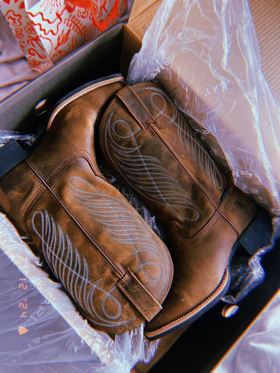 Cowboys boots era #YellowstoneTV