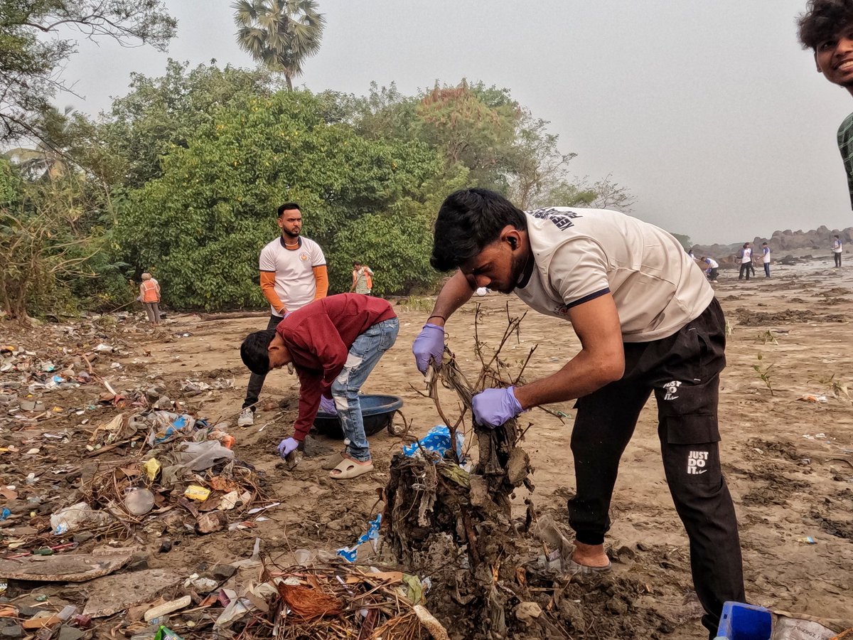 KeepHopeAlive_0's tweet photo. #keephopealivefoundation
🌊 #Blueseacleaning Initiative  Week112 #Mission 
📍 Location: Dana Pani Beach
🗓️ Date: [22nd DECEMBER 2024]
⏰ Time: [8.00A.M]
Appreciation and Support:
🤝 Collaboration with @hidushfoundation
✨ Supported by @my_bmc https://t.co/f8jGwNxquM