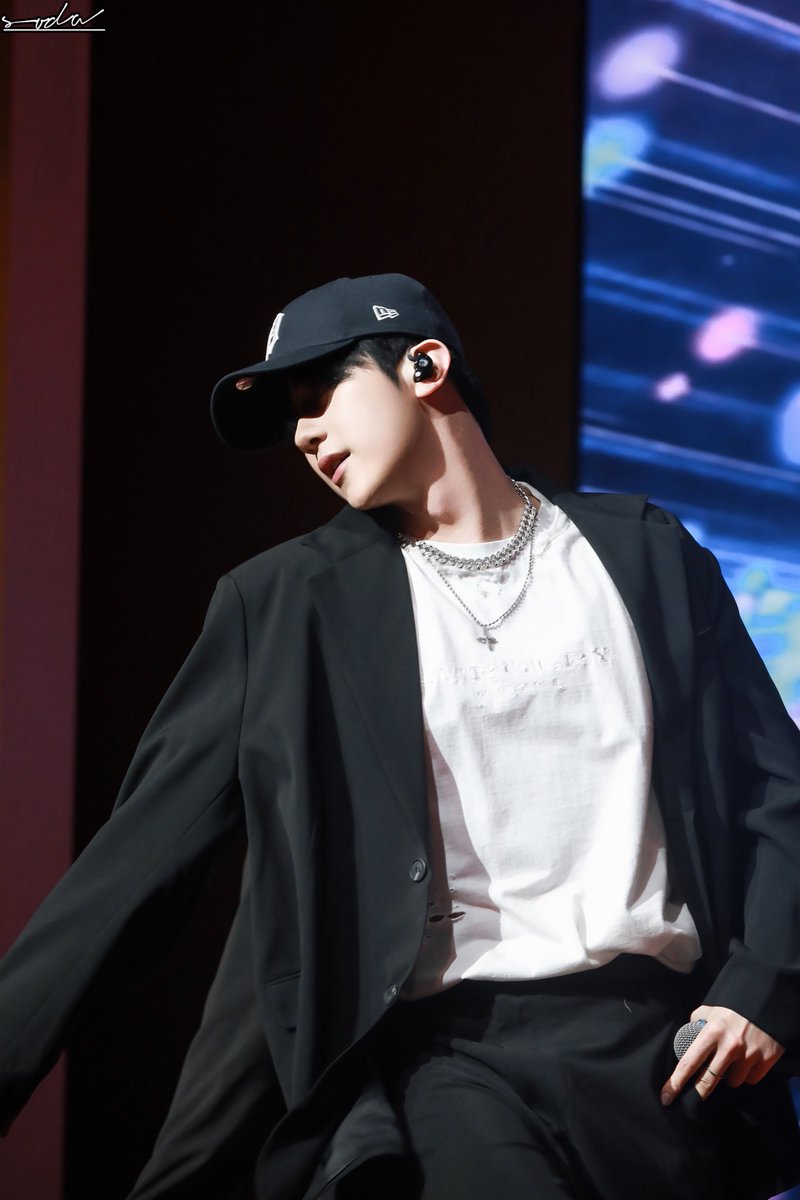 sodabeaf's tweet photo. 20241221 MACAU

#OMEGA_X #오메가엑스 
#예찬 #신예찬
 #YECHAN #申艺灿 https://t.co/fwkUjuaRYJ