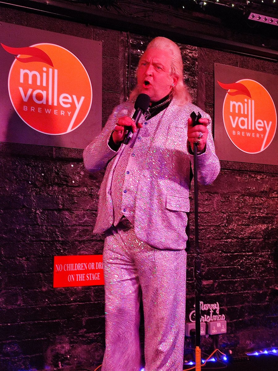 Another outstanding night <a href="/millvalley2015/">Mill Valley Taproom</a> got to meet Clinton.