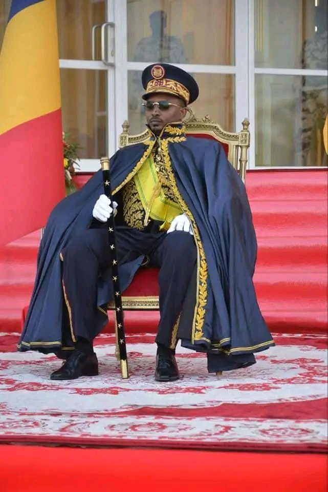 #TCHAD: Après avoir chasser les militaires français du Tchad,le président Tchadien Mahamat DEBY se fait maréchal du Tchad après son défunt père Idriss DEBY hitno.