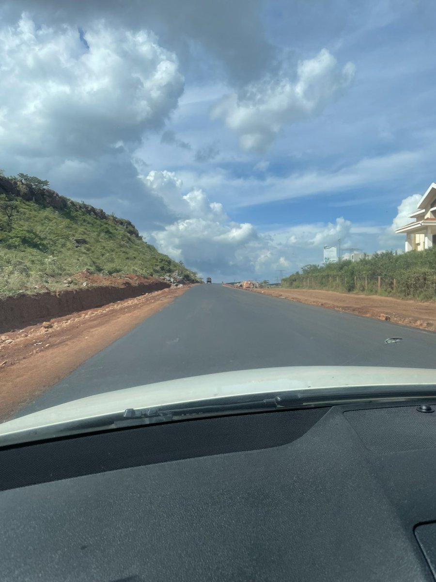 Mbori69704366's tweet photo. Used Ngong-Suswa yesterday afternoon avoiding Mai Mahiu, the potholes after Ngong town to join the road were the worst bit, but the road itself very smooth, then a small section of rough road before Suswa @ma3route https://t.co/5iS7GgYI0w