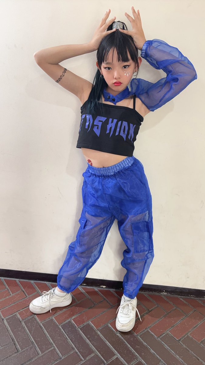 21q0trEGDtZfbef's tweet photo. 今日はダンススタジオの発表会。
頑張るぞ(ง •̀_•́)ง
#ダンススタジオ #発表会 #ソロ頑張る #3ナンバー #JUZZ FUNK #HIPHOP #小3 https://t.co/ictUp4jy3k