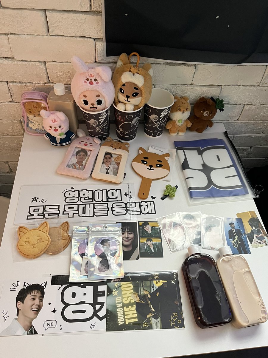 ⁞⁝⁝ 영케투더쇼 ⁞⁝⁝ 생카🎂
20일도 생카하는 줄 알고 방문했다가 잘못온 걸 알고 다음 날 막콘가기 전 방문함🤣 예쁘게 구성되어 있어 넘 좋았어요💚럭드시도를 했는데ㅋㅋ같이 간 동생이 슬로건 뽑았어요ㅎㅎ 

#영케투더쇼
#YoungK #영케이생카 #영케이생일카페

<a href="/Aube097/">여유냥🐻🦊</a> 
<a href="/luv_hyeseon0118/">벅참필토끼🐰</a>