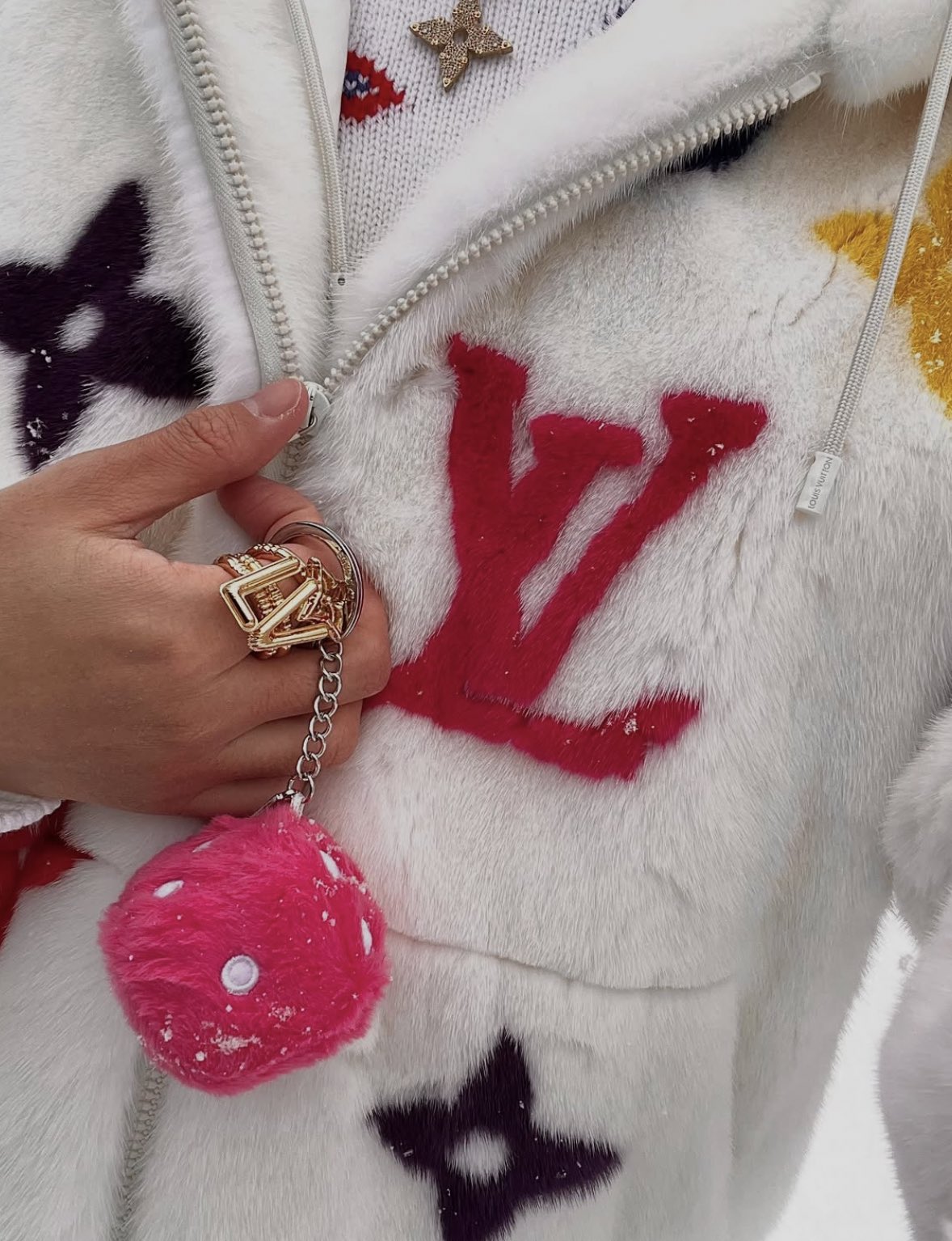 【装飾がおしゃれ♪】Louis Vuitton★フーディ ルイヴィトン ☆ カラフルなモノグラムがお洒落 スニーカー LV