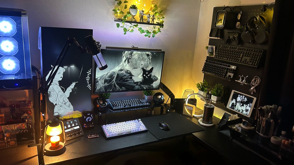 edmmeeeee's tweet photo. #desksutup 
#2024年のデスク周り

2023年末〜2024年の年始に1枚目から2、3枚目になってそこから約1年経った今年の年末にPC買い替えとデスク周りまた少し整えて4枚目に〜𓈒𓋜

手入れしたいところはまだはあるけど一旦2024年はこれで〆 https://t.co/CJGWXni0K0