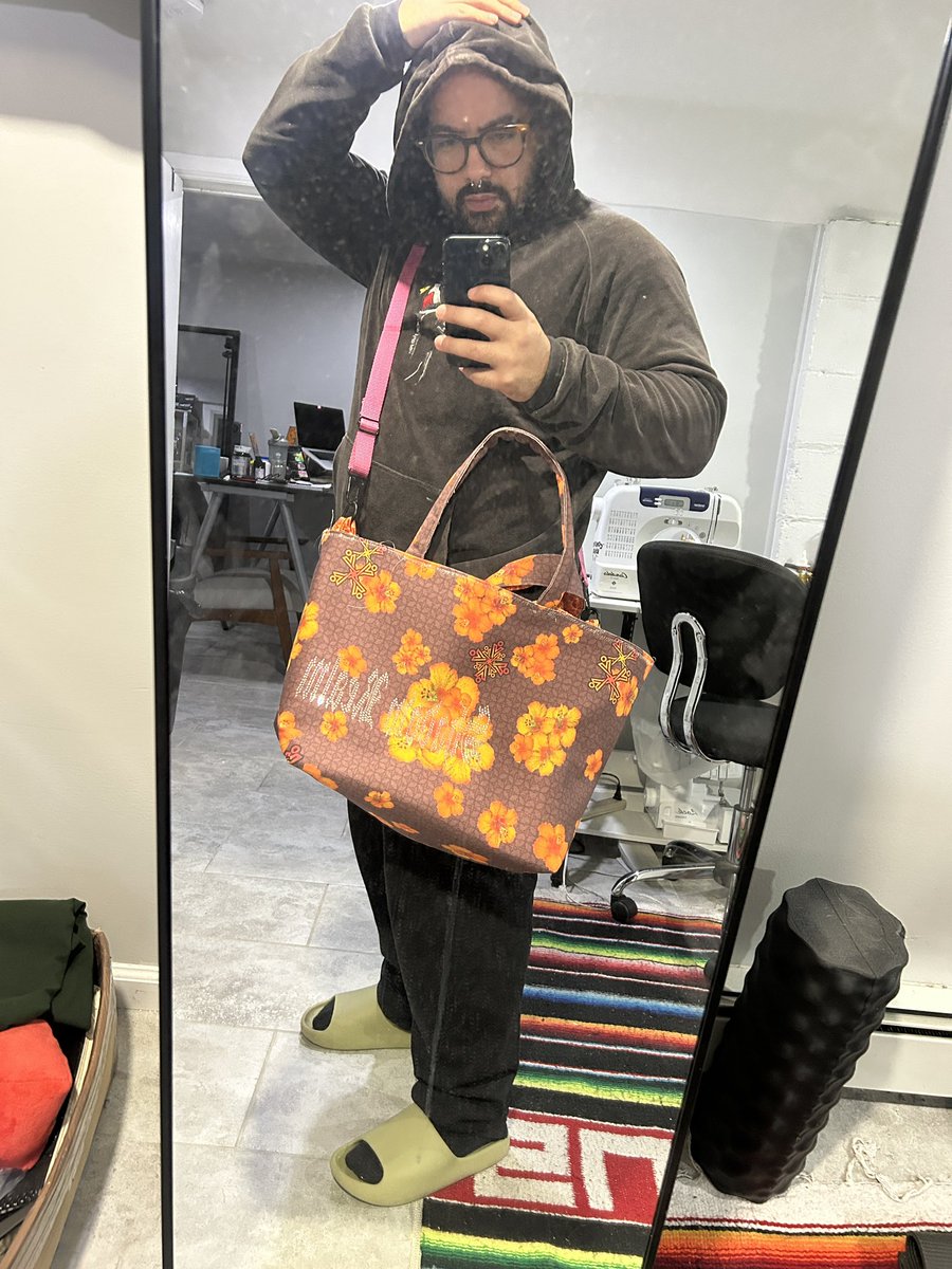 YiTheGreat's tweet photo. Big Bags Only ✨ https://t.co/Nh8UDdnyS2