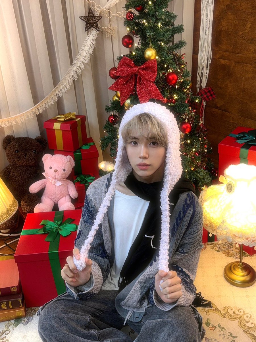 CRAVITY_twt's tweet photo. 👂asmr👂오직 러비티를 위한 미리 드리는 미리 메리크리스마스 선물✨
#성민 https://t.co/r1o3ORsMxD