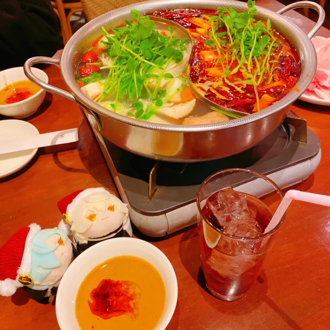 久しぶりのレミゼ、とっても良かった!帰りにいつものとこで火鍋おなかいっぱい食べて腹がはち切れそう外食ウィークが終わりました明日から胃を休めます... 