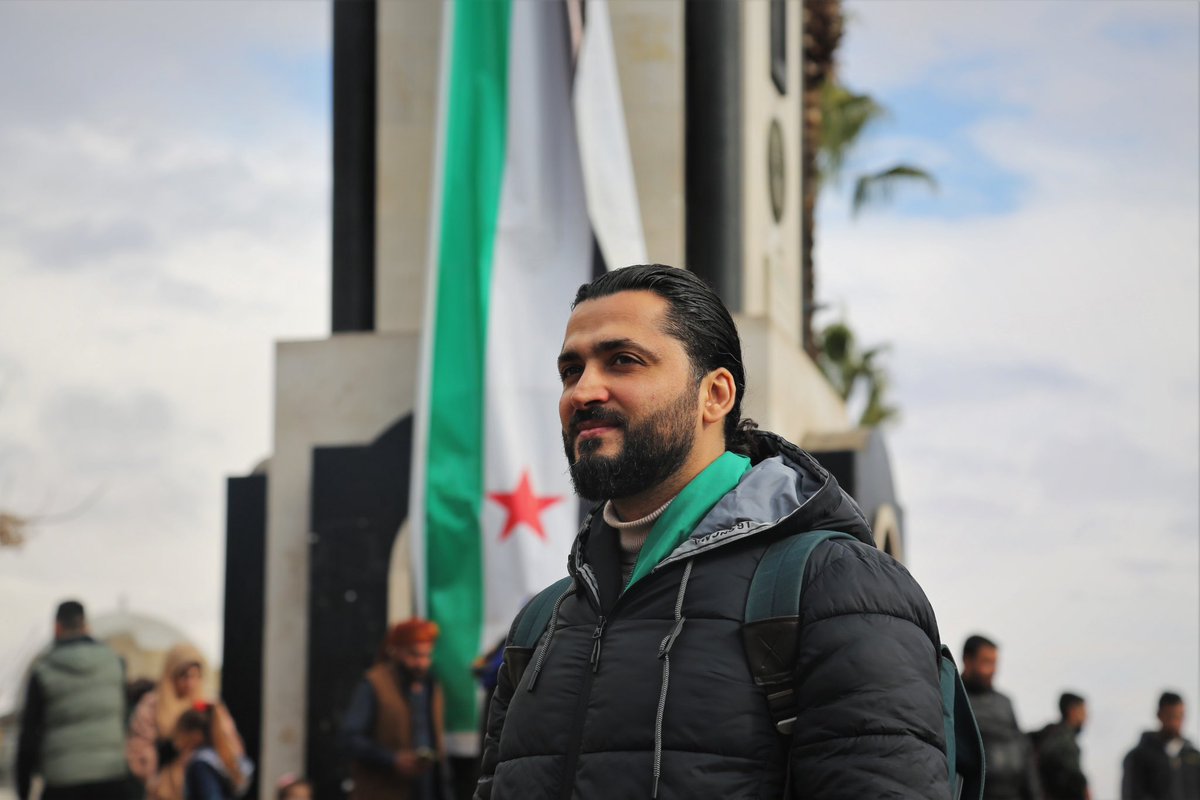 فألقت عصاها واستقرّ بها النّوى
كما قرّ عينًا بالإيّابِ المسافر

الحمدلله وصلت #حمص بعد سنين بُعدٍ عجاف
وقد منّ الله علينا بالنصر والتحرير.