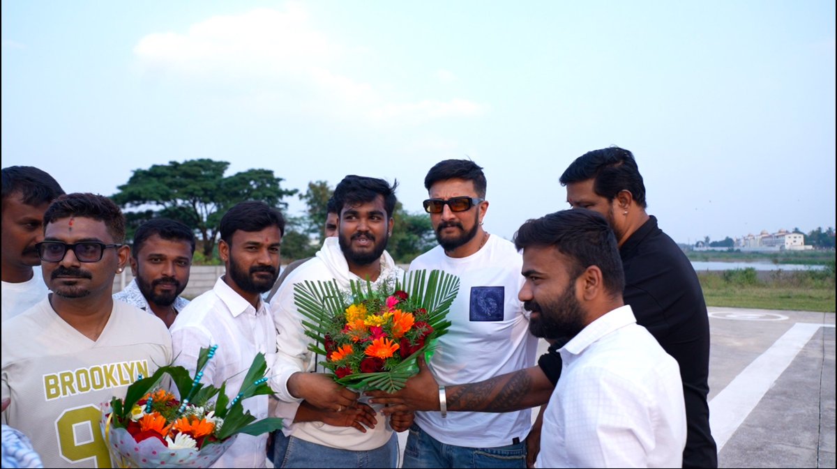 Max_themovie's tweet photo. Durga da huli kotege bandaytu 🦁🔥
#MaxPreRelease #MaxTheMovie 
@KicchaSudeep 👑 https://t.co/qbE20h4hNI