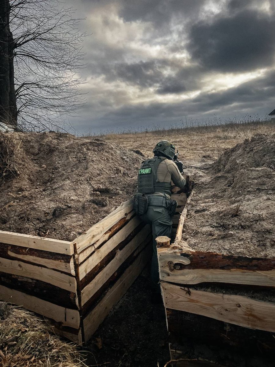 TheGreyPatriot_'s tweet photo. π§πΎπ·πΊ Today's joint training of various Belarusian MVD units with State Border Guard.
#Russia #Belarus #Belarusian #Today #MVD #Police #Security #SOBR #OMON #BorderGuard #AK #Volat #Training #Tactical #SpecialForces #SOF https://t.co/Fw6DENtZDR