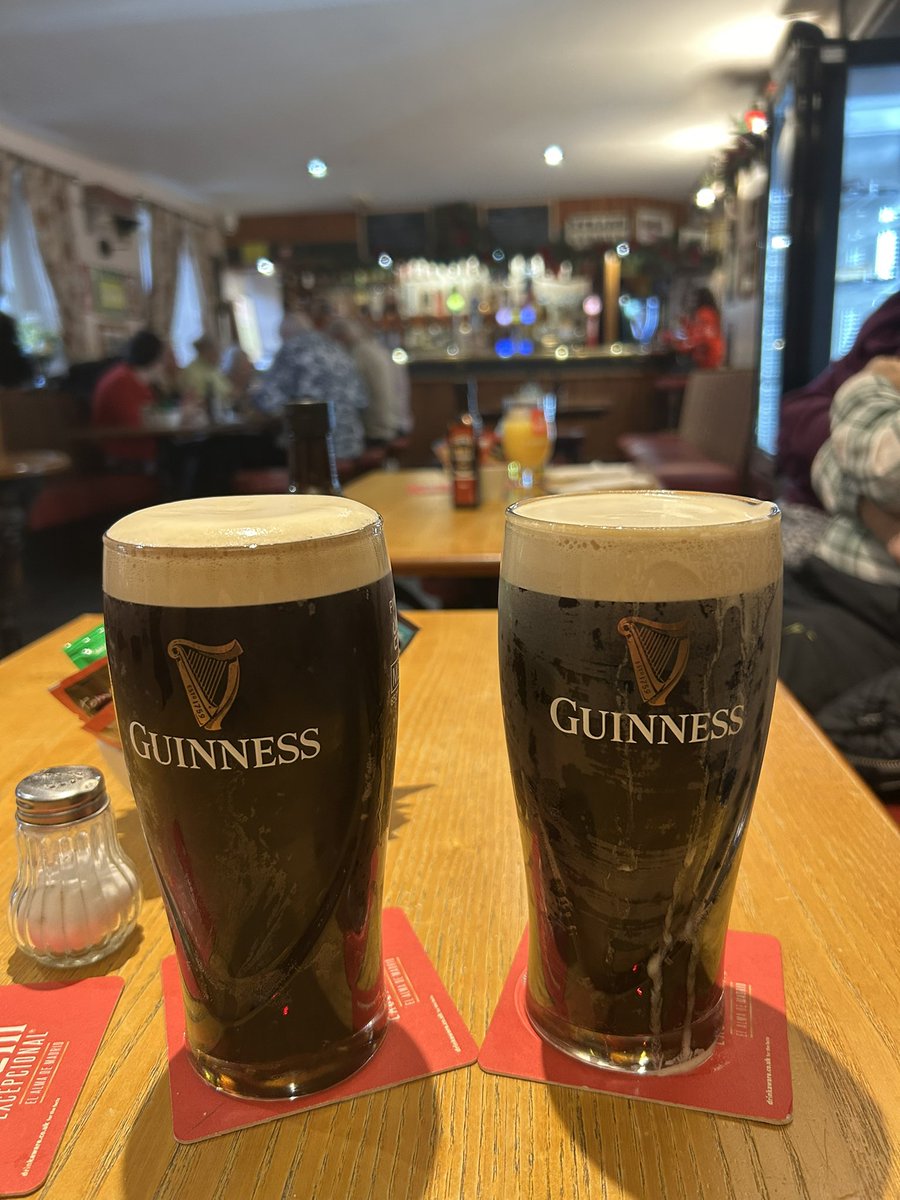 DavidMagrath3's tweet photo. Maryport Magic - festive taste off of 6 west coast boozers. Pubs visited included the; Sailors Return, Life Boat, Thomas Henry, Butchers Arms, Tap Tavern and the Labour club. The winner of the best pint was the Sailors Return with an 8.145/10, but all pubs top class. https://t.co/BSwAR3DQdo