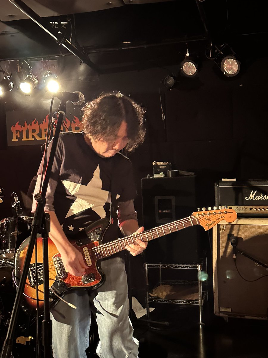MuvTbDl51nxzoHi's tweet photo. #TheLemonade×Z
#レモネーズ
#Gtターワラシの４枚
#サンデーミュージックショウ
#新松戸FIREBIRD
(2024.12.22) しかしお初だけど何と言う粘っこいGtターなんだろうか！レモネーズに必要なGtタリスト。音源が更に粘っこくなりました。感謝。 https://t.co/73nCf17tkp