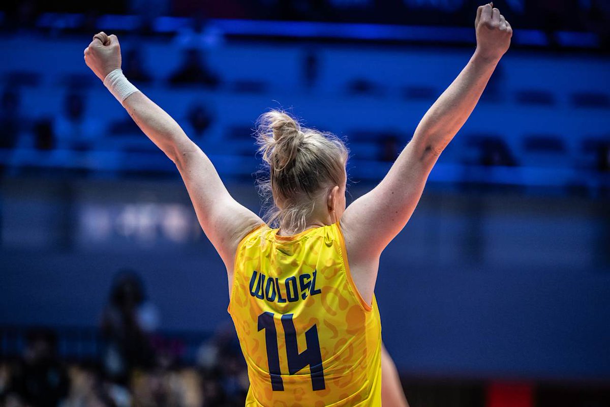 Volleyball_it's tweet photo. ๐๐๐๐ Mondiale per Club F.: La Prosecco Doc Imoco cala il tris iridato. 3-0 anche al Tianjin. Milano di bronzo
#VolleyballIT #Pallavolo #Volleyballplus #APP #CWCH @ImocoVolley @ProseccoDOC
๐ https://t.co/HwdXSlW4Ve https://t.co/x7UpnnWiom