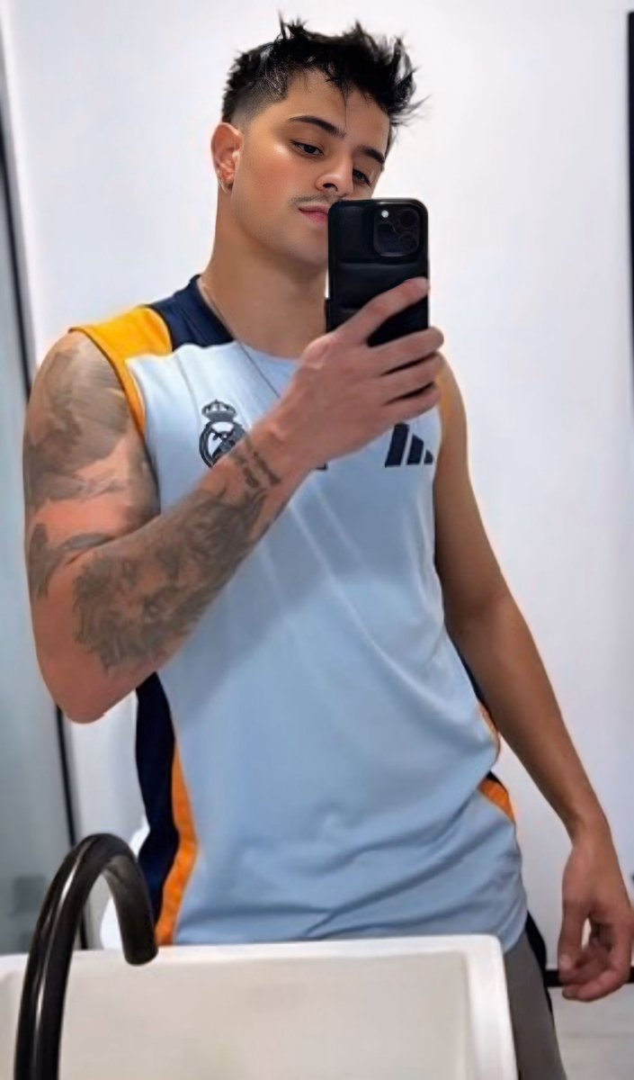 MachosSupremos's tweet photo. TOP15 HOMENS MAIS GOSTOSOS DO ANO 🔥:

9 • Coringa

Ele tá ficando cada dia mais gostoso, e o fato de ele mostrar isso pra gente só faz eu idolatrar ainda mais ele, tem cara de quem mete pra caralho. https://t.co/9mGDP1DY74