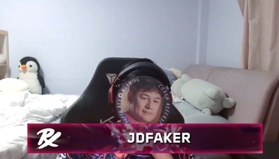 pprxteam's tweet photo. Shoutout to coach @JdFaker 

1st tournament and already a W 🔥 https://t.co/1VjBTT6OMV