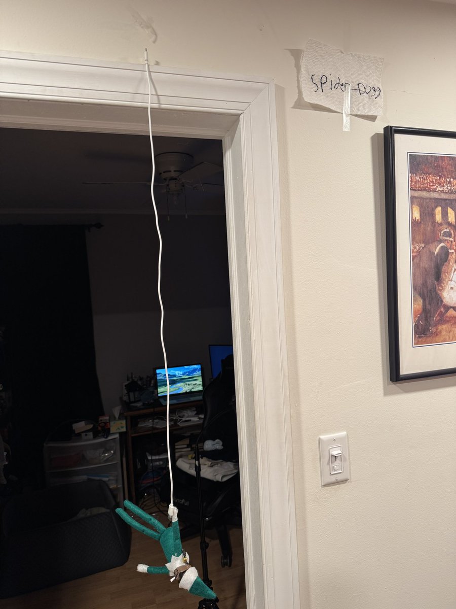 jaybronious's tweet image. Switched the tradition and our kids were responsible for #snooponastoop #elfontheshelf #elfonashelf