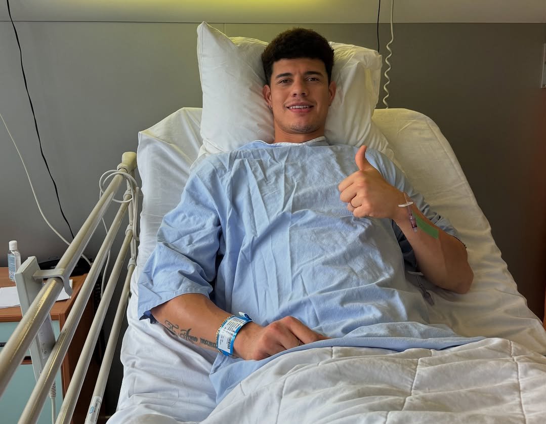 ‼️🇻🇪 ¡Yordan Osorio operado con éxito!

⛑️ El central de la Vinotinto pasó por el quirófano en Francia tras meses lidiando con molestias físicas.

✅ La operación fue todo un éxito.

🙏🏽 ¡Le deseamos una pronta recuperación!