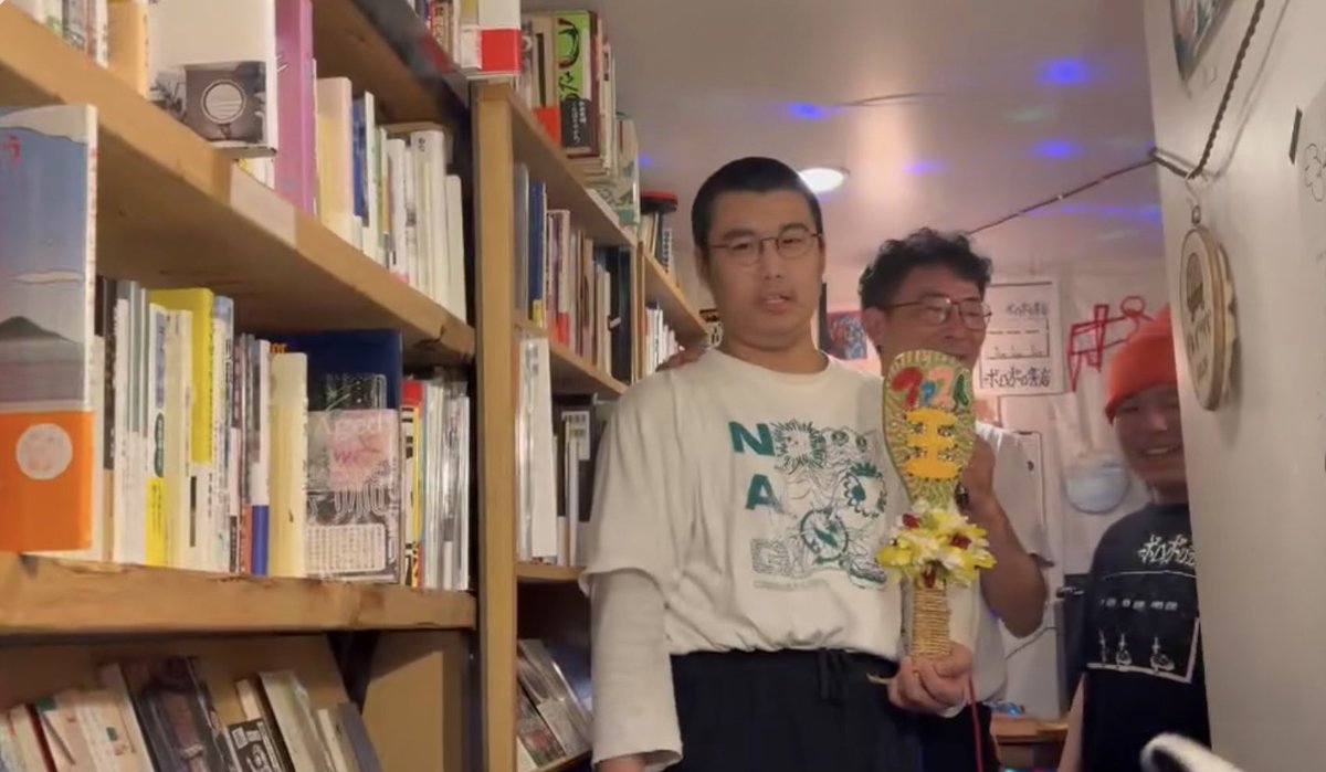 Door2Door2Door2's tweet image. 初代ファストコア王者なぎお15才
MCバトルがあると埼玉から聞きつけ
宮崎の美味しいスポットを押さえつつも
衝動的にやってきたらしい
バトルもさることながら
全てがファストやった
おめでとう❗️