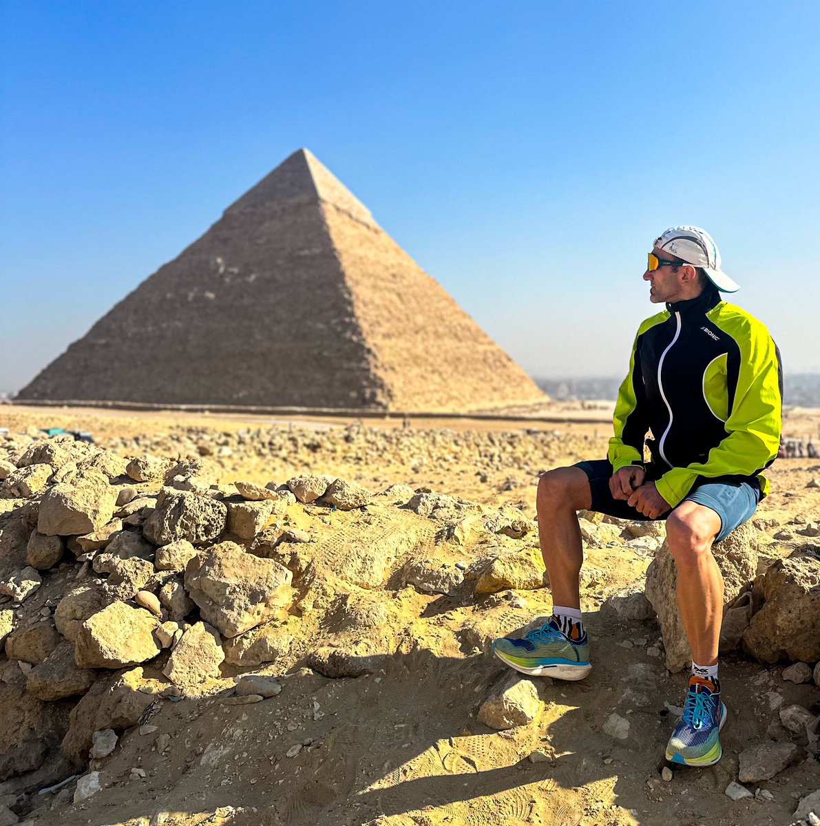 coleman61's tweet photo. Geçen hafta koştuğum #pyramidshalfmarathon’unun 10 km’lik etabını sağlıklı bir şekilde tamamladım… 😵💫🌪️🐫🌵💙♾️
- gelelim bu kadim topraklardaki bu güzel yarışa ;
10 km etabını 35.48/130m çıkış ve kategorimde 2.’lik 🥈 🏆 🏃🏻♂️😵💫🌪️🐫🌵
@XBionic SS25
@hoka CİELO X1 https://t.co/Rwu5IJ1RuS