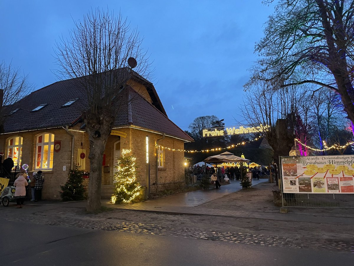 wowplacesde's tweet photo. Gestern war ich auf dem Weihnachtsmarkt in #himmelpfort Schöner Mark, aber ohne Zugangsschutz vor Autos. Warum lernen manche Veranstalter nichts aus den Anschlägen? #Weihnachtsmaerkte #Magdeburg #MagdeburgerWeihnachtsmarkt https://t.co/CsvxS9sw1K