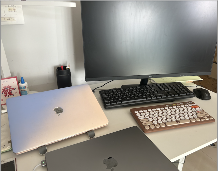 我的撸毛配置大全：

1. MacbookPro 2018款 12000HKD，可开几十个窗口
2.MacbookPro 2024款 11199RMB，可开百来个窗口
3.Windows 套装 4650RMB（不建议参考，我准备买E5）
处理器  英特尔I7 12700 
散热器  长城红龙400S 
主板      技嘉H610M S2 
内存      威刚32G 3200 DDR4  
SSD