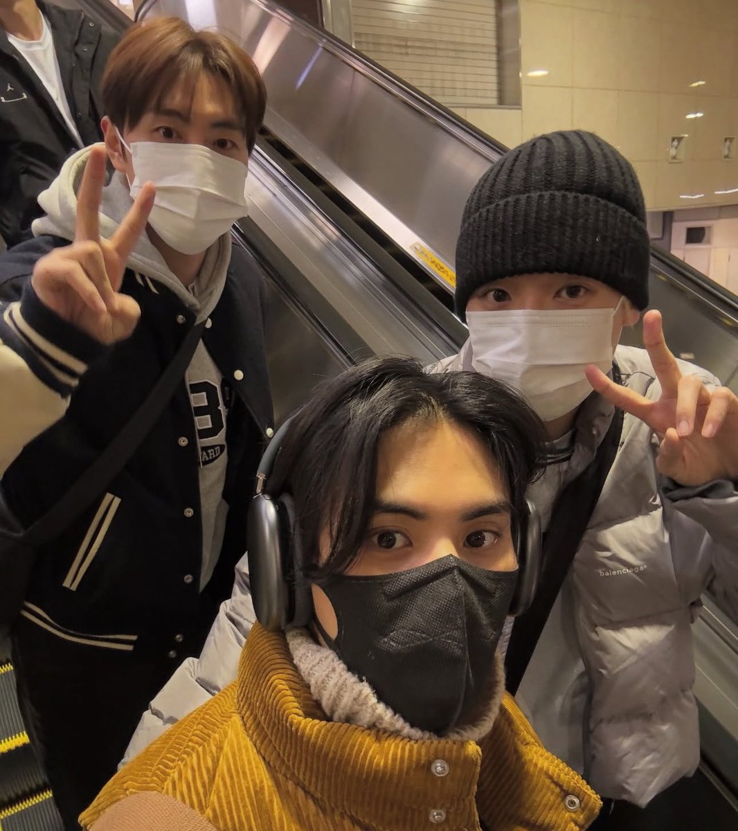 dolgolaeui's tweet photo. Yoo Tae Yang #yootaeyang #유태양 #SF9 #wasitlove #clickyourheart You can follow Yoo Tae Yang’s official Instagram account - taeyang_0228 https://t.co/7hi7bYx93Z