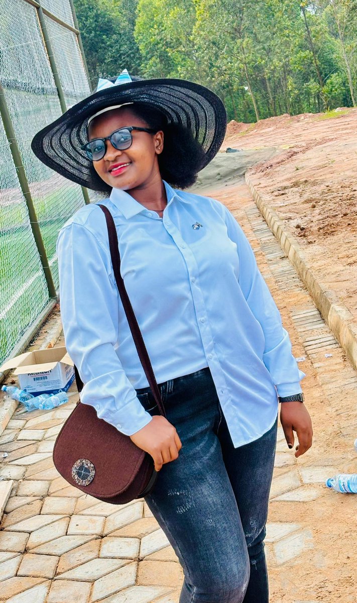 akawinnie12's tweet photo. Is January next week, next month or next year 🤔🤭😁🤣
Anyways, Merry Christmas and a prosperous New Year 🎊🕛 https://t.co/cfzYFzv3sn