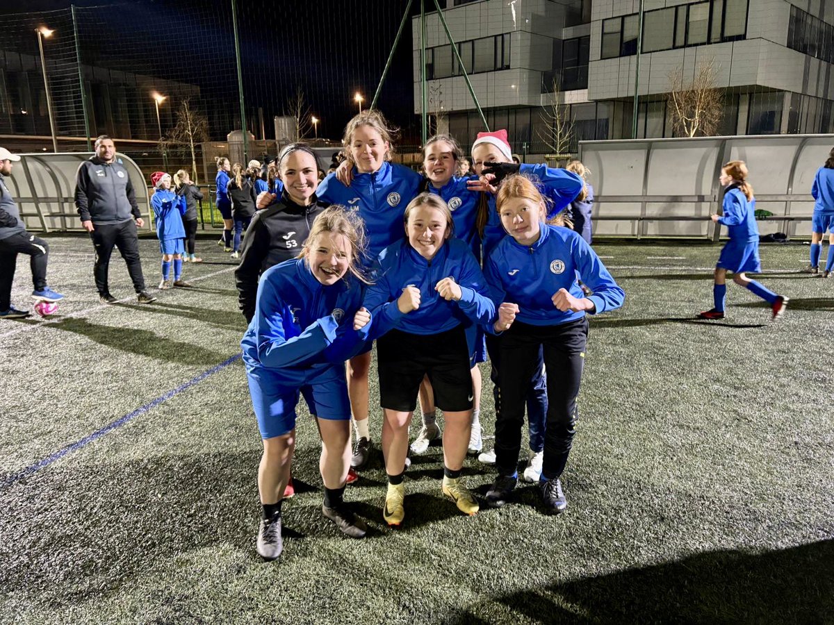 [ Tournoi de Noël 🎄 🎅🏼 ] 

Dernière séance de l’année, l’occasion de réunir ttes les équipes de notre grande section féminine pour partager un beau moment ! 
78 joueuses /126, des sourires, du plaisir, une fin d’année clôturer en beauté 🤩🔵⚪️ 

🔜 2025