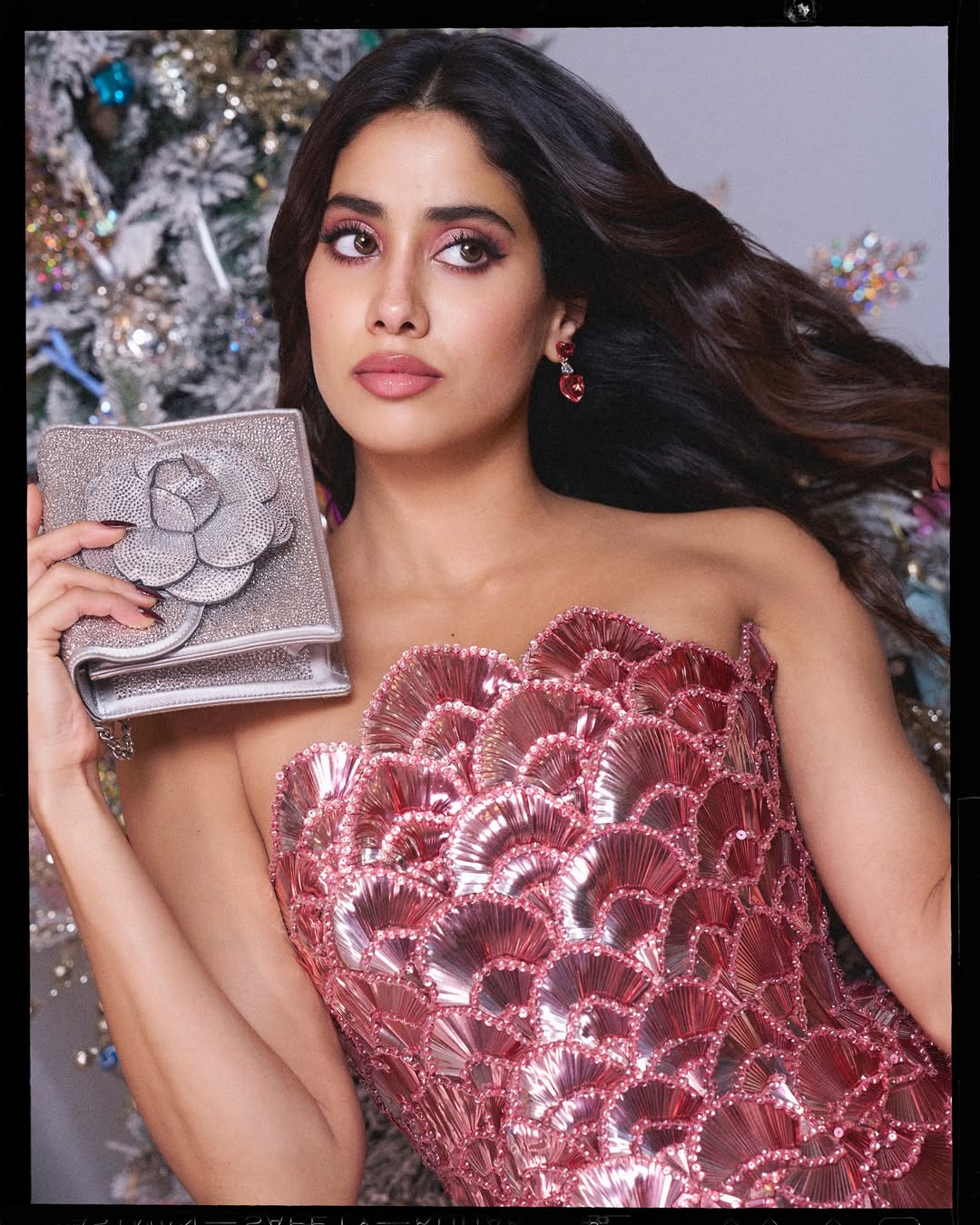 GfZAsh0XoAAnbWx?format=jpg&name=large