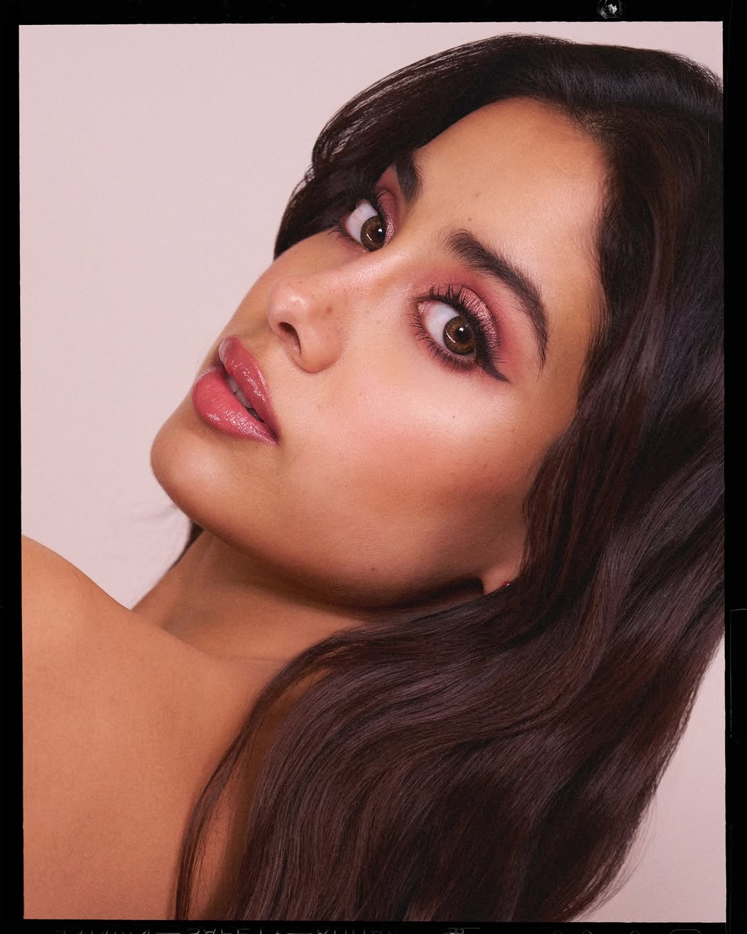 GfZAwEIWwAAGCPn?format=jpg&name=large