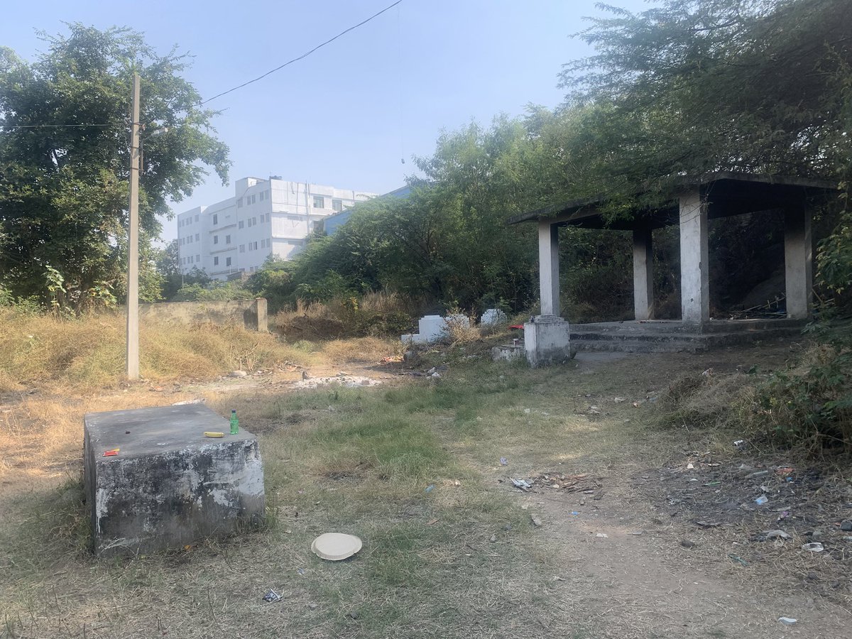 PoojaPootula's tweet photo. Disheartened by the poor state of the Hindu graveyard in Nacharam. It’s overgrown and filled with garbage, making rituals difficult.

Requesting @GHMCOnline @KTRBRS and @TelanganaCMO to ensure proper maintenance.

#GraveyardMaintenance #Nacharam https://t.co/ALEilVx1ii