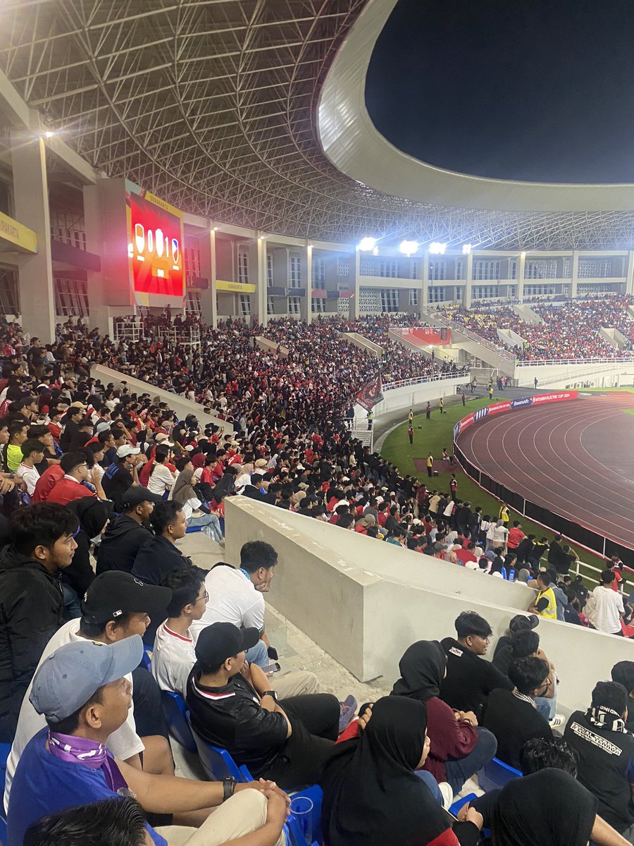 Mdnflg's tweet photo. Edisi turnamen AFF terburuk.
#madflag #madiunflag #TimnasIndonesia #TimnasDay #stadionmanahan #ultrasgaruda #lagrandeindonesia #miniflag #giantflag #benderaprinting https://t.co/BK35V65tUD