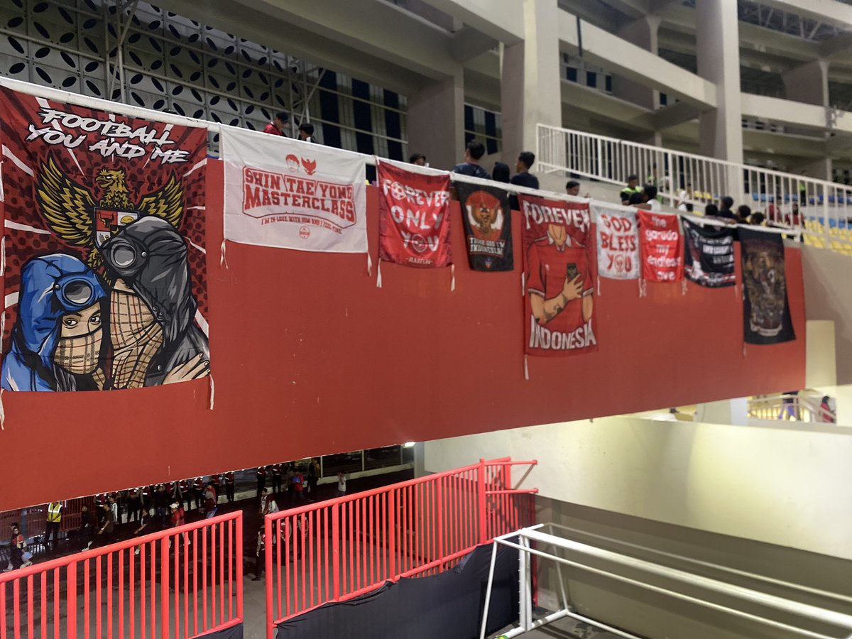 Mdnflg's tweet photo. Edisi turnamen AFF terburuk.
#madflag #madiunflag #TimnasIndonesia #TimnasDay #stadionmanahan #ultrasgaruda #lagrandeindonesia #miniflag #giantflag #benderaprinting https://t.co/BK35V65tUD