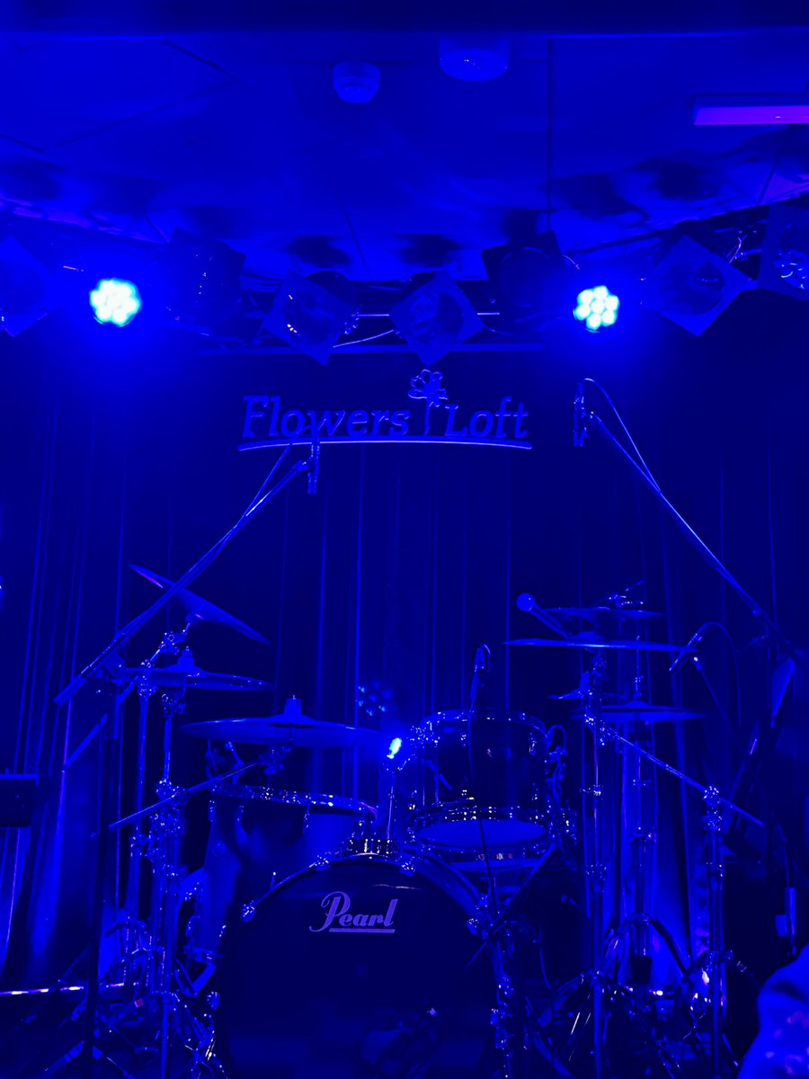 meruwan0115's tweet photo. 12/22(日)Flowers Loft Shimokitazawa
#Soupnote
それぞれの個性が強くて魅力的でカッコいいSoupnoteの『One Man Show』
たくさん聴けて、感動して、たくさん盛り上がって、無茶苦茶楽しかった♫
リハより速くてうるさい 笑
そういうところ大好き
Soupnote は、my favorite artist
また来年!! https://t.co/x9IAlXRd9h