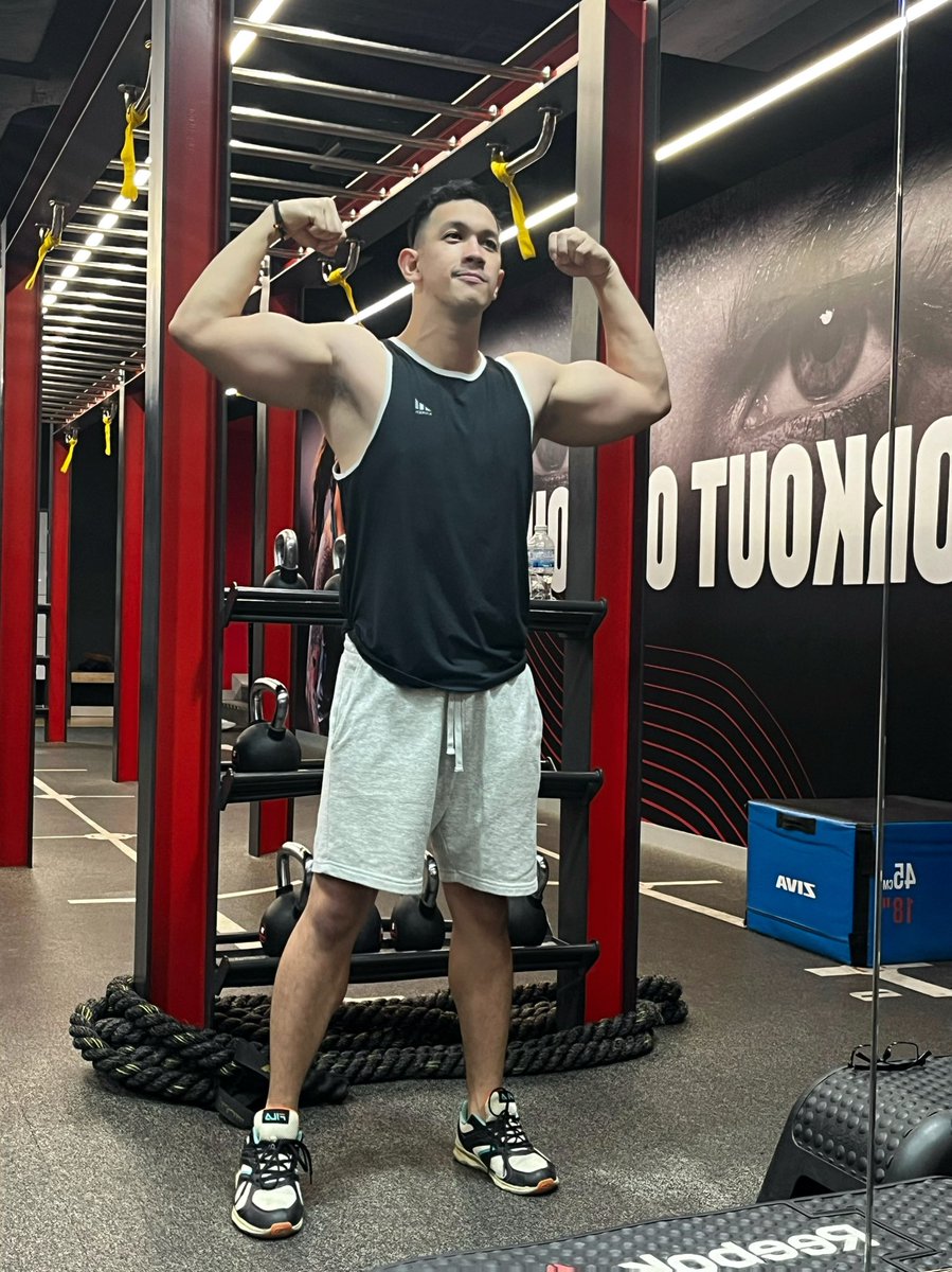 awesomejemm's tweet photo. Flexin’ progress 💪 What’s your favorite workout for arm day? Let’s hear it! https://t.co/9ESbPAqUYa