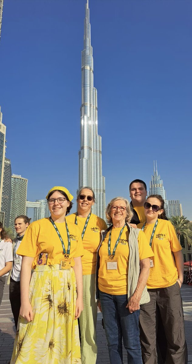 Scotbeekeepers's tweet photo. The sun has set on this year’s #IMYB in Dubai &amp; the teams had a fantastic time! Well done Team Scotland 
🐝 Leah (Lanarkshire) 
🐝 Lucy (Borders) 
🐝 Blair (Edinburgh)
Thanks to our trustees Bron &amp; Jacqui for supporting the team. 
Can’t wait to hear all about it 👏🐝🌍🏴󠁧󠁢󠁳󠁣󠁴󠁿 https://t.co/dtU9pnYTgG