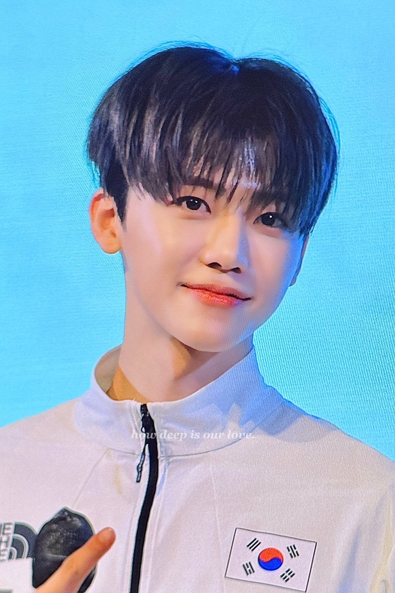 𝘩𝘰𝘸 𝘥𝘦𝘦𝘱 𝘪𝘴 𝘰𝘶𝘳 𝘭𝘰𝘷𝘦. tweet media