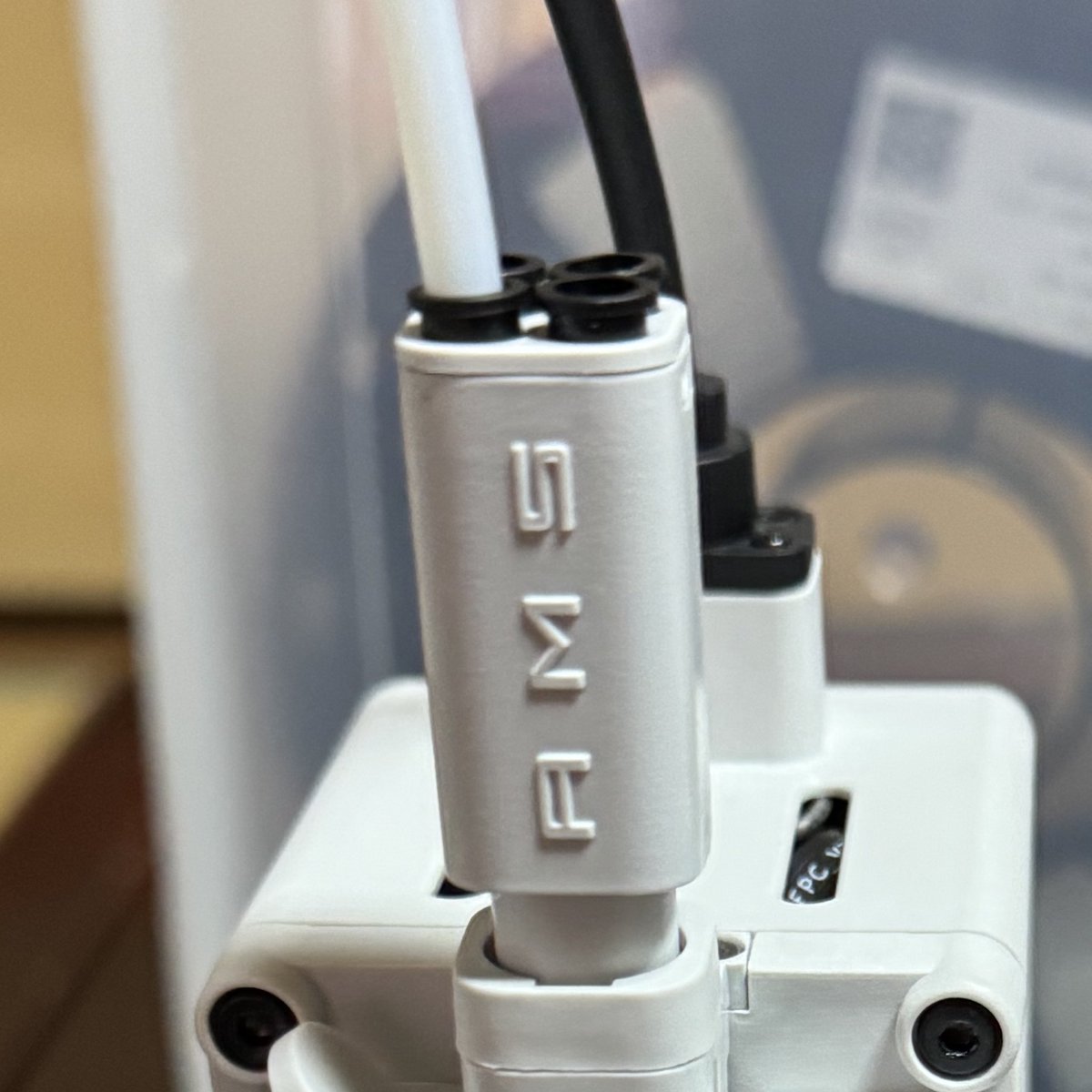 od_1969's tweet photo. AMS lite フィラメント ハブからPTFEチューブを取り外すのが結構大変だなぁ….
#bambulab
#A1mini
#AMSlite
#3Dプリンタ https://t.co/IzdyveMjZR
