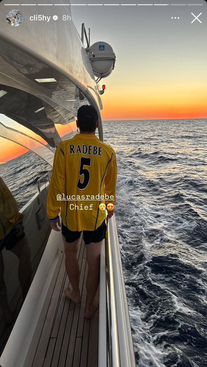 Side Before Self 🙌🏼 tweet media