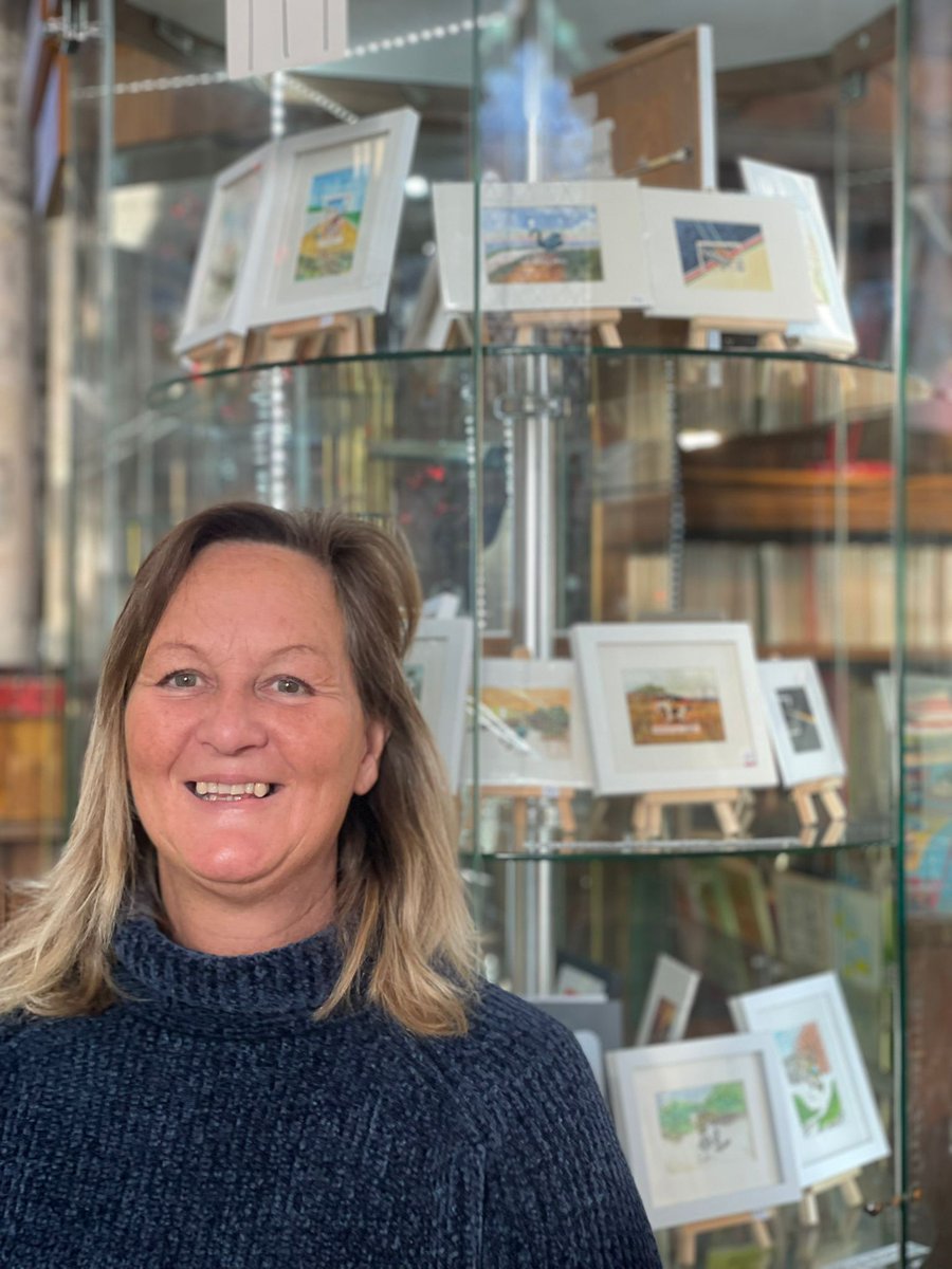 JillingsTonia's tweet photo. I have added more art to my display - do pop into St Gregory's in Norwich and have a look ! #NorwichLaneshops #antiquesandcollectables #StGregory'sNorwich
#NorwichLanes #norwichshopping #antiquesandcollectables #giftshopsinNorwich https://t.co/5e8nE8XxvY