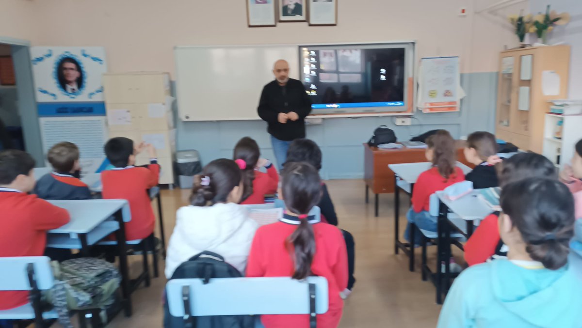 RamYalova's tweet photo. Okullarda Şiddetin Önlenmesi kapsamında rehber öğretmen/psikolojik danışmanı olmayan okullarımızda öğrencilerimizle farkındalık çalışmaları gerçekleştirdik. @MebOrgm @YalovaMem @akmeseibrahim https://t.co/NYCJwZsVmr